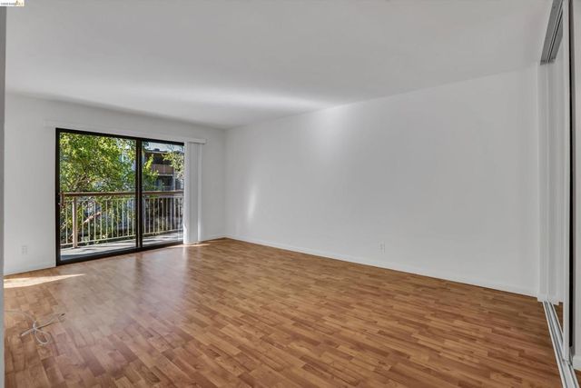 490 N Civic Dr 409, Walnut Creek, CA 94596