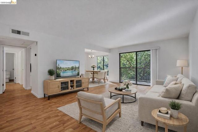 490 N Civic Dr 409, Walnut Creek, CA 94596