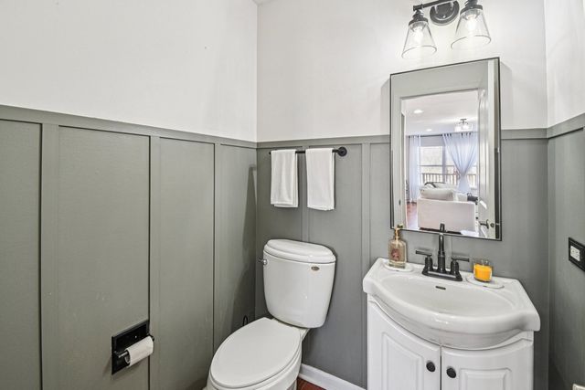 2834 Forestview Drive, Carpentersville, IL 60110