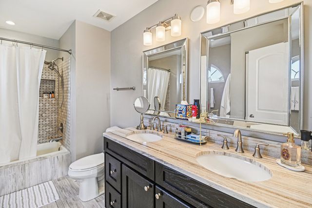 2834 Forestview Drive, Carpentersville, IL 60110