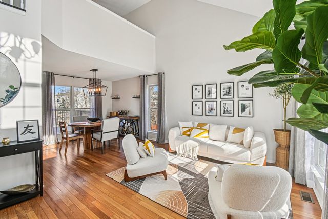 2834 Forestview Drive, Carpentersville, IL 60110