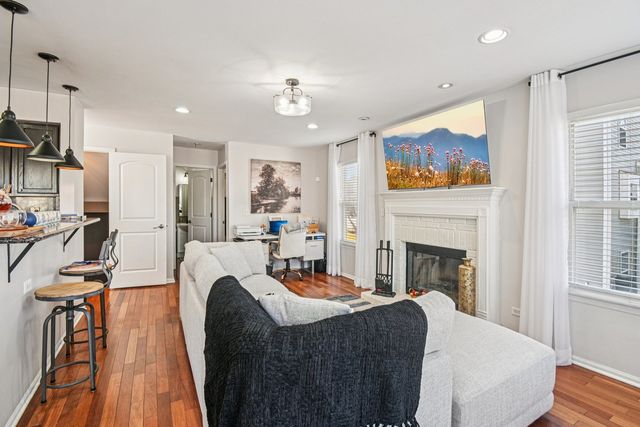 2834 Forestview Drive, Carpentersville, IL 60110