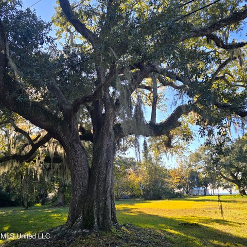 704 Washington Avenue, Pascagoula, MS 39567