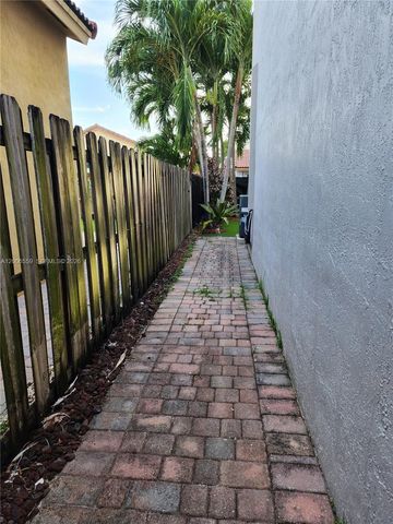 23902 SW 108th Ave, Homestead, FL 33032