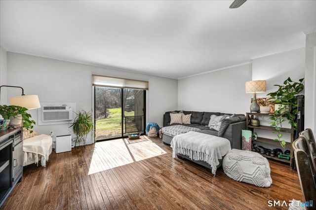 13 McKenna Drive, Middletown, CT 06457