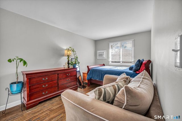 13 McKenna Drive, Middletown, CT 06457