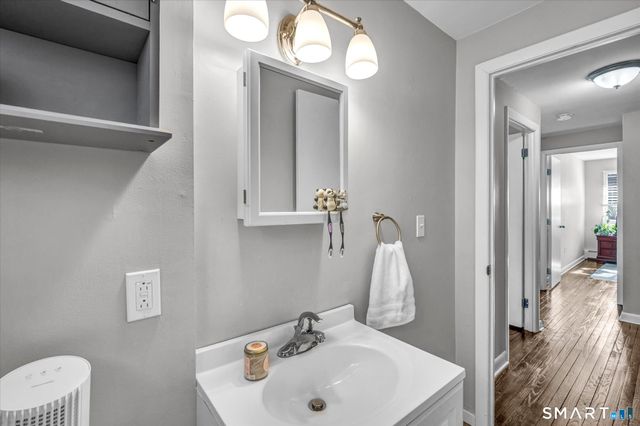 13 McKenna Drive, Middletown, CT 06457