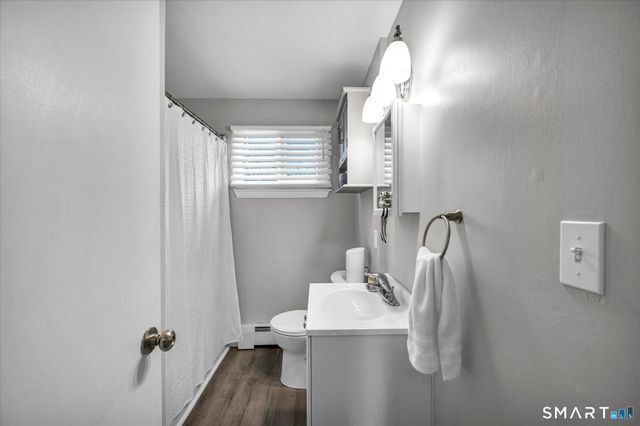 13 McKenna Drive, Middletown, CT 06457