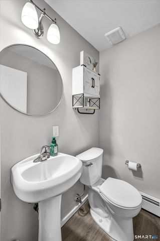 13 McKenna Drive, Middletown, CT 06457