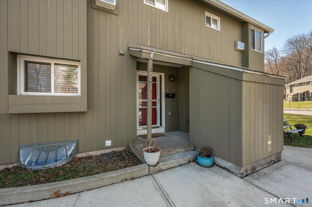 13 McKenna Drive, Middletown, CT 06457