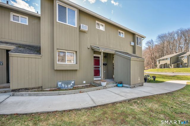 13 McKenna Drive, Middletown, CT 06457