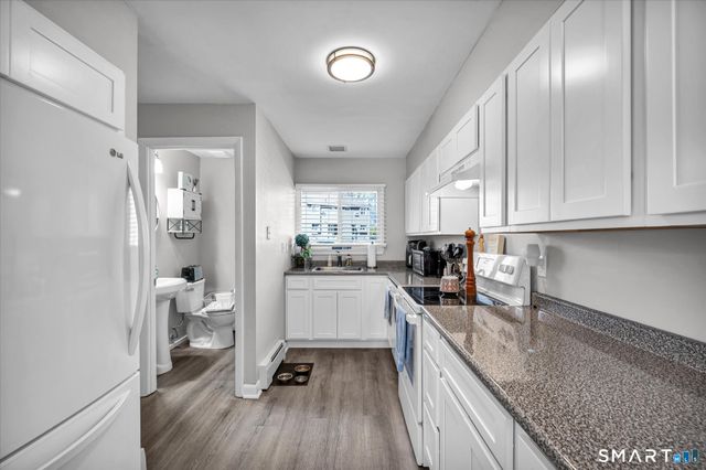 13 McKenna Drive, Middletown, CT 06457