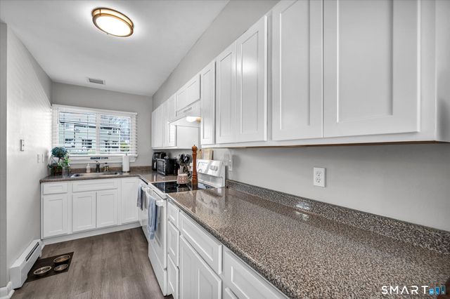 13 McKenna Drive, Middletown, CT 06457