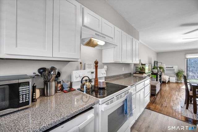 13 McKenna Drive, Middletown, CT 06457