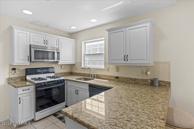 5 Harrow Court, Toms River, NJ 08757