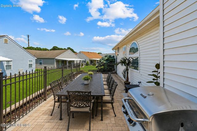 5 Harrow Court, Toms River, NJ 08757