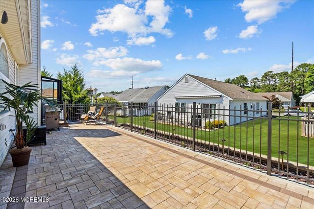 5 Harrow Court, Toms River, NJ 08757