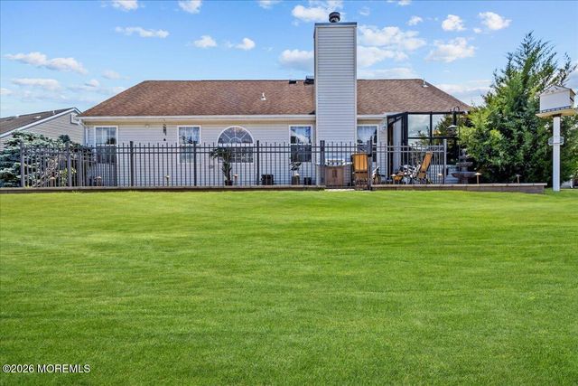5 Harrow Court, Toms River, NJ 08757