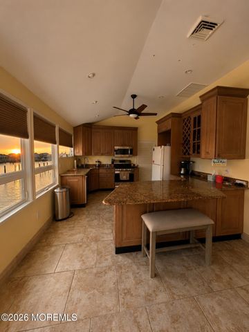 28 Bayview Drive, Waretown, NJ 08758