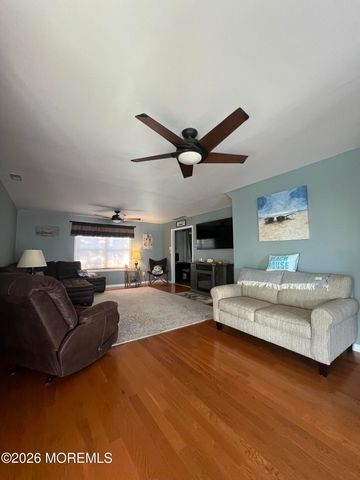 28 Bayview Drive, Waretown, NJ 08758