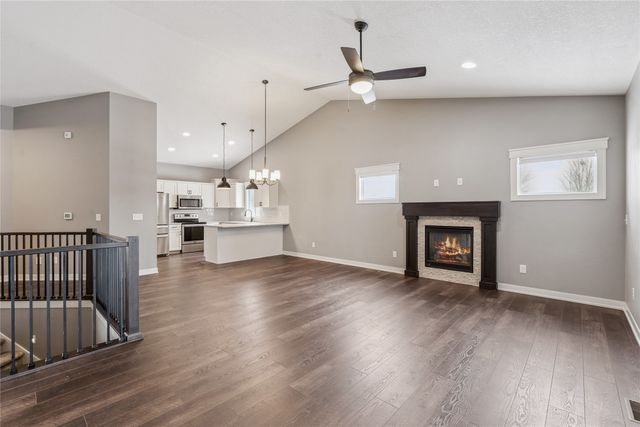 2405 3rd Avenue SE, Altoona, IA 50009