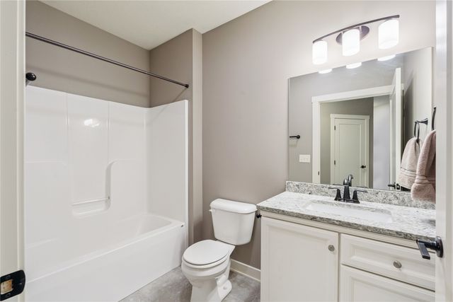 2405 3rd Avenue SE, Altoona, IA 50009