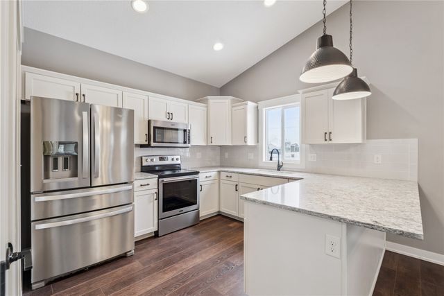 2405 3rd Avenue SE, Altoona, IA 50009