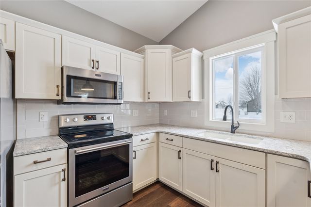 2405 3rd Avenue SE, Altoona, IA 50009