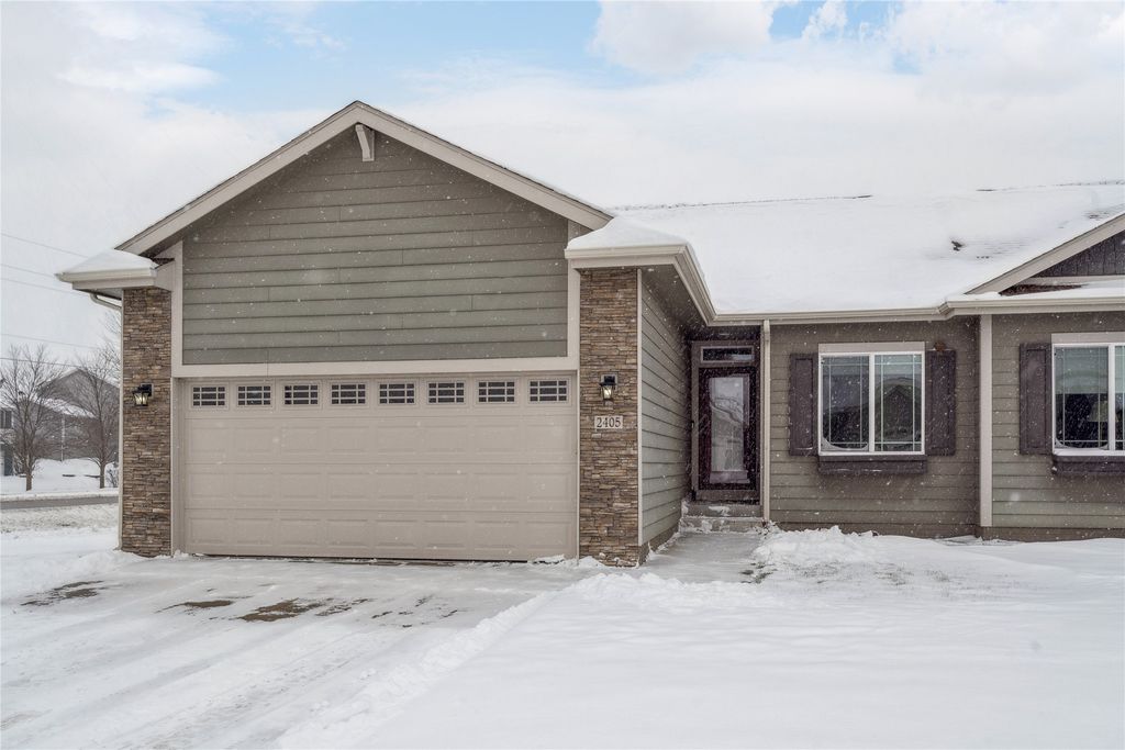 2405 3rd Avenue SE, Altoona, IA 50009