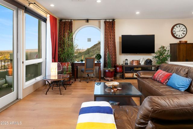 10005 N 1ST Drive, Phoenix, AZ 85021