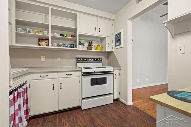 2405 Damman Apt. 201 Drive, Midland, MI 48640