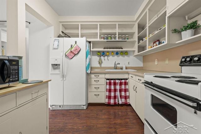 2405 Damman Apt. 201 Drive, Midland, MI 48640