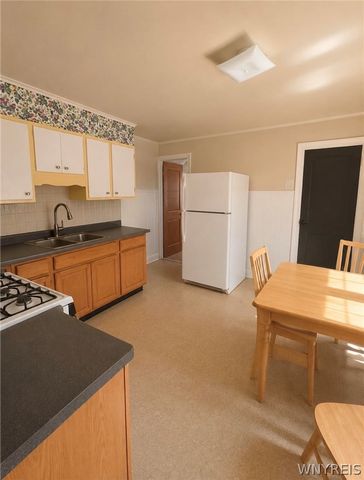 127 14th St, Buffalo, NY 14213