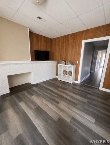 127 14th St, Buffalo, NY 14213