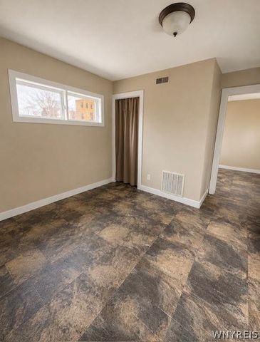 127 14th St, Buffalo, NY 14213