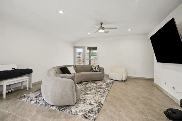 7310 Lakeway Bluff Lane, Richmond, TX 77407
