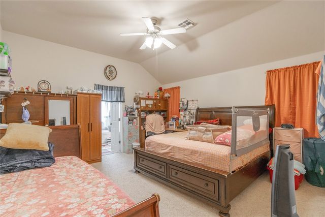 2405 Chadsford Lane, Yukon, OK 73099