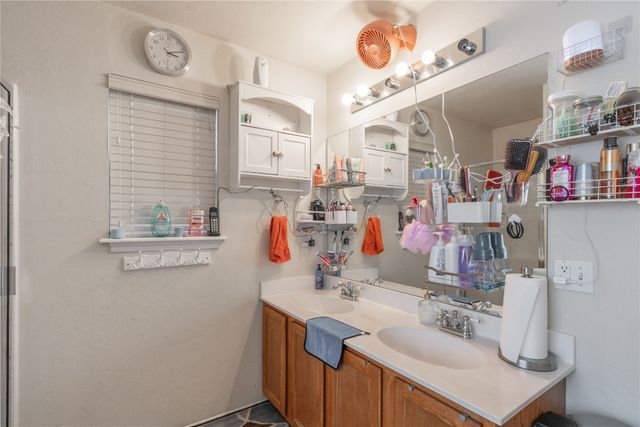 2405 Chadsford Lane, Yukon, OK 73099