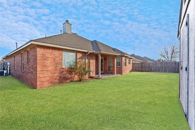 2405 Chadsford Lane, Yukon, OK 73099