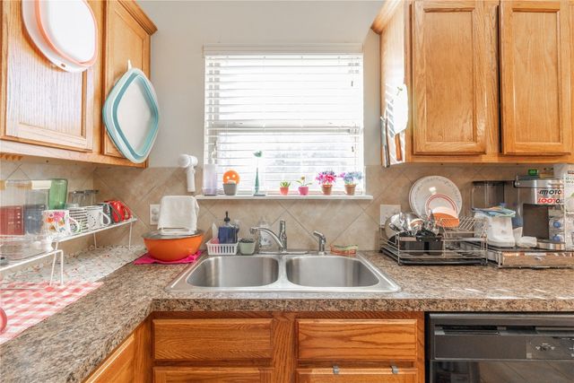 2405 Chadsford Lane, Yukon, OK 73099