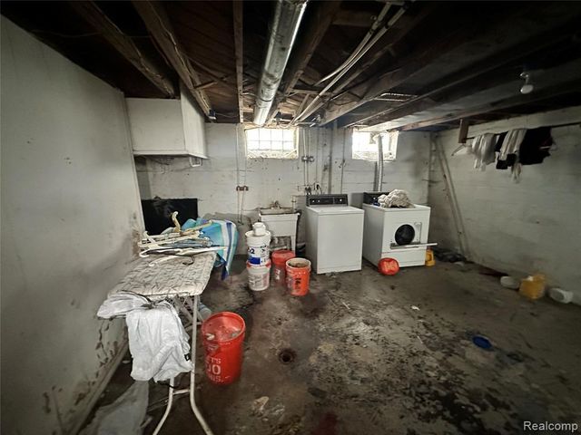 15620 Park Grove Street, Detroit, MI 48205