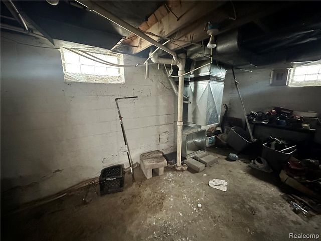 15620 Park Grove Street, Detroit, MI 48205