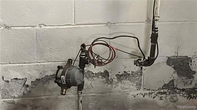 15620 Park Grove Street, Detroit, MI 48205