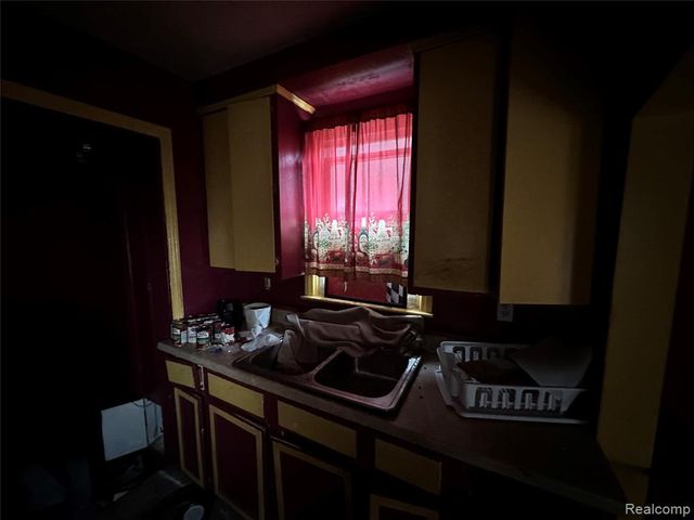 15620 Park Grove Street, Detroit, MI 48205