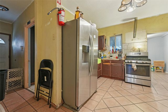 905 Shaw Street, Des Moines, IA 50309