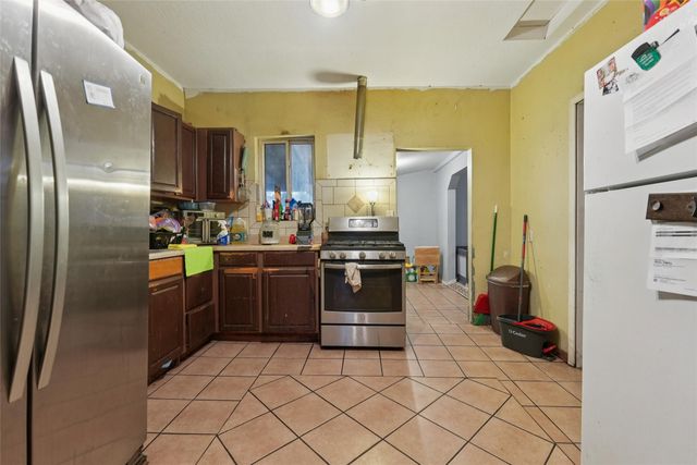 905 Shaw Street, Des Moines, IA 50309