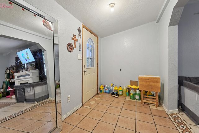 905 Shaw Street, Des Moines, IA 50309