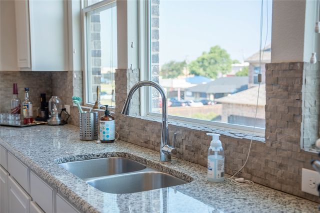 1005 Boyd Lane, Euless, TX 76040