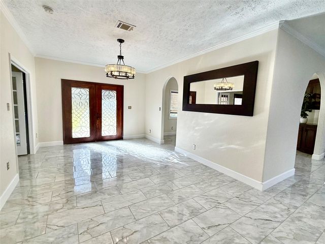 2502 Lake Gardens Court, Kingwood, TX 77339