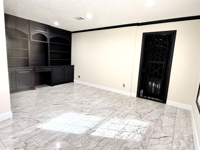 2502 Lake Gardens Court, Kingwood, TX 77339